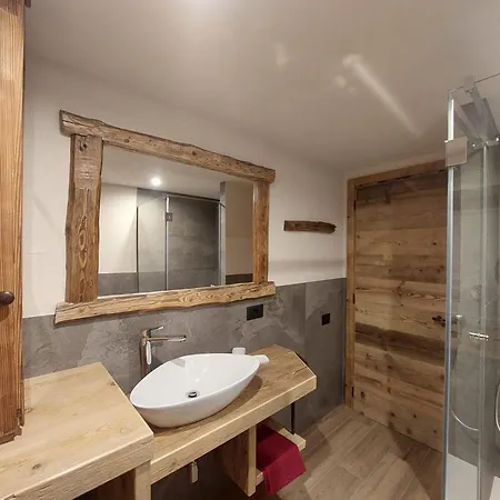 La Poesia Dolomiti Apartment *